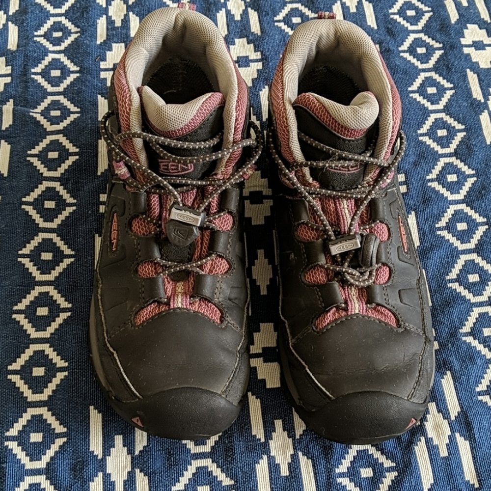 Keen girls Targhee mid waterproof hiking boots